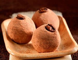 Como Viver Fazendo Doces Caseiros Para Vender e Ganhar Uma Renda Extra 2 brigaderio de cafe nozes 1